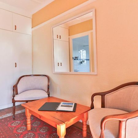 Knightsbury Guest House เคปทาวน์ ภายนอก รูปภาพ