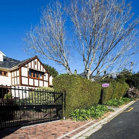 Knightsbury Guest House เคปทาวน์ ภายนอก รูปภาพ