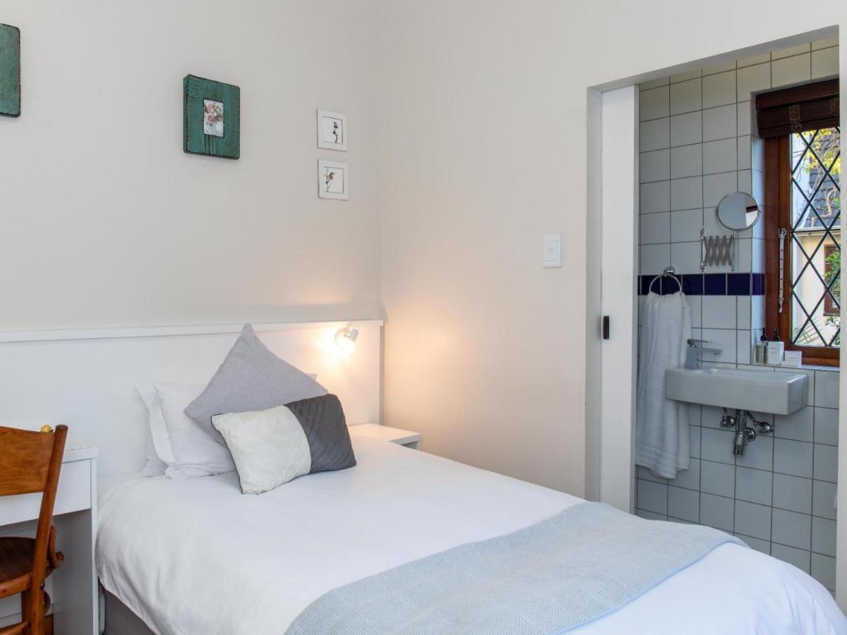 Knightsbury Guest House เคปทาวน์ ภายนอก รูปภาพ