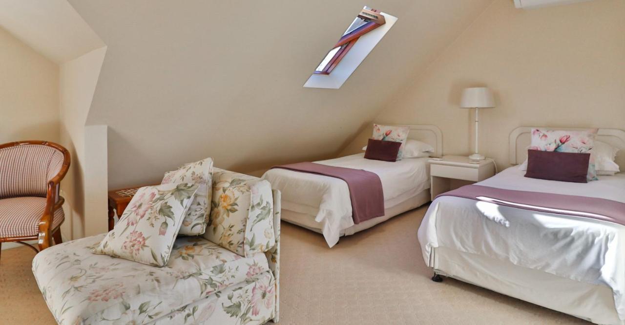 Knightsbury Guest House เคปทาวน์ ภายนอก รูปภาพ