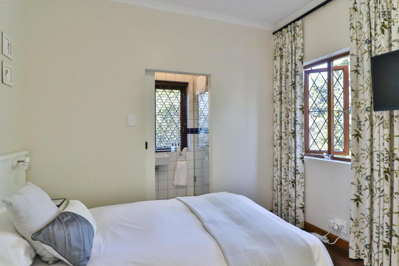 Knightsbury Guest House เคปทาวน์ ภายนอก รูปภาพ