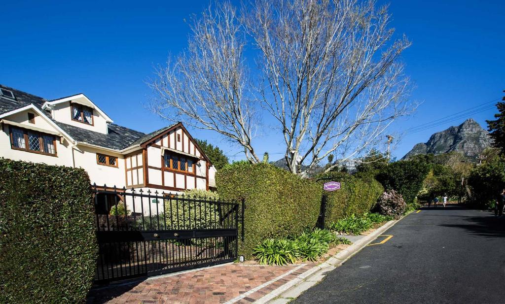 Knightsbury Guest House เคปทาวน์ ภายนอก รูปภาพ