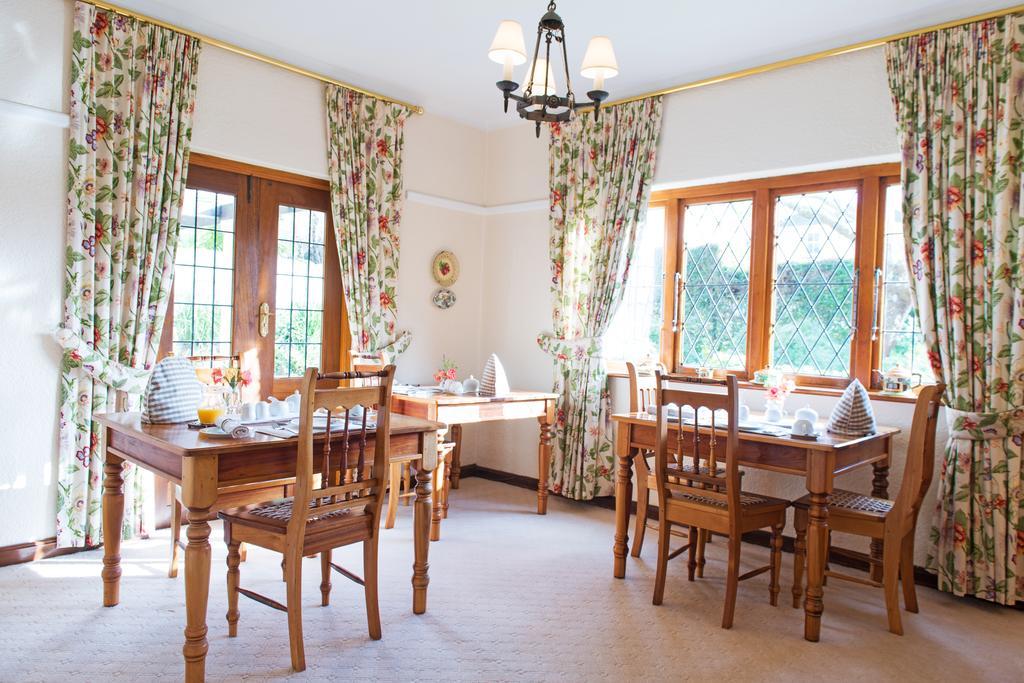 Knightsbury Guest House เคปทาวน์ ภายนอก รูปภาพ