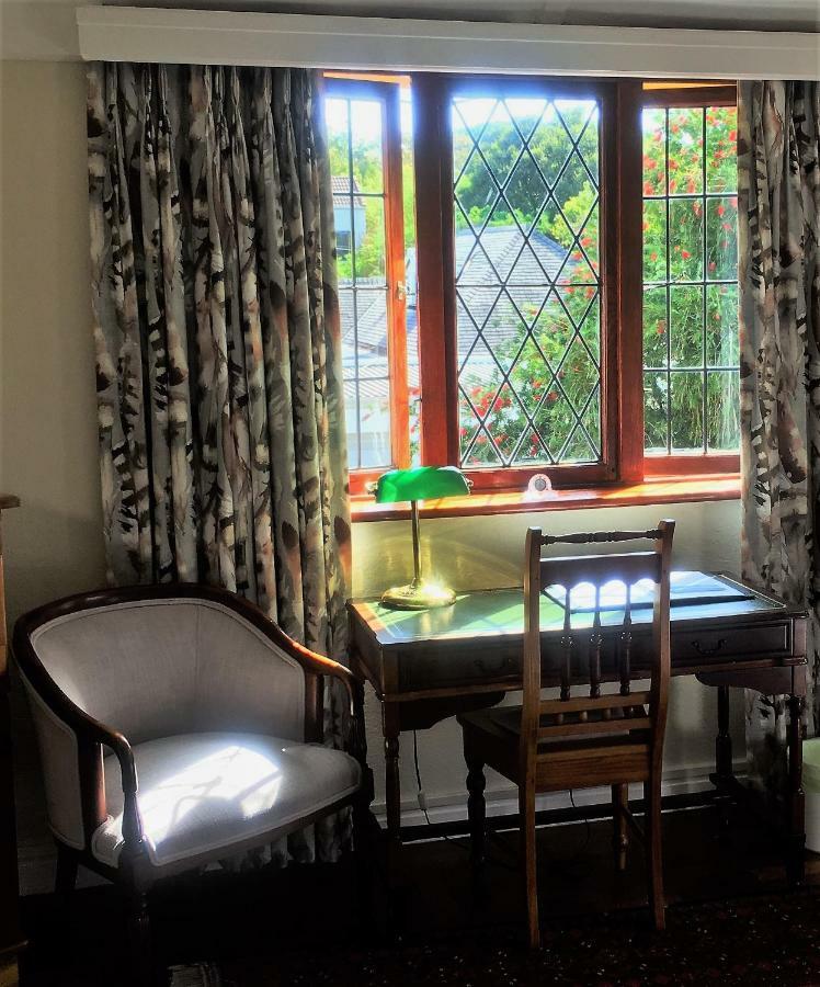 Knightsbury Guest House เคปทาวน์ ภายนอก รูปภาพ