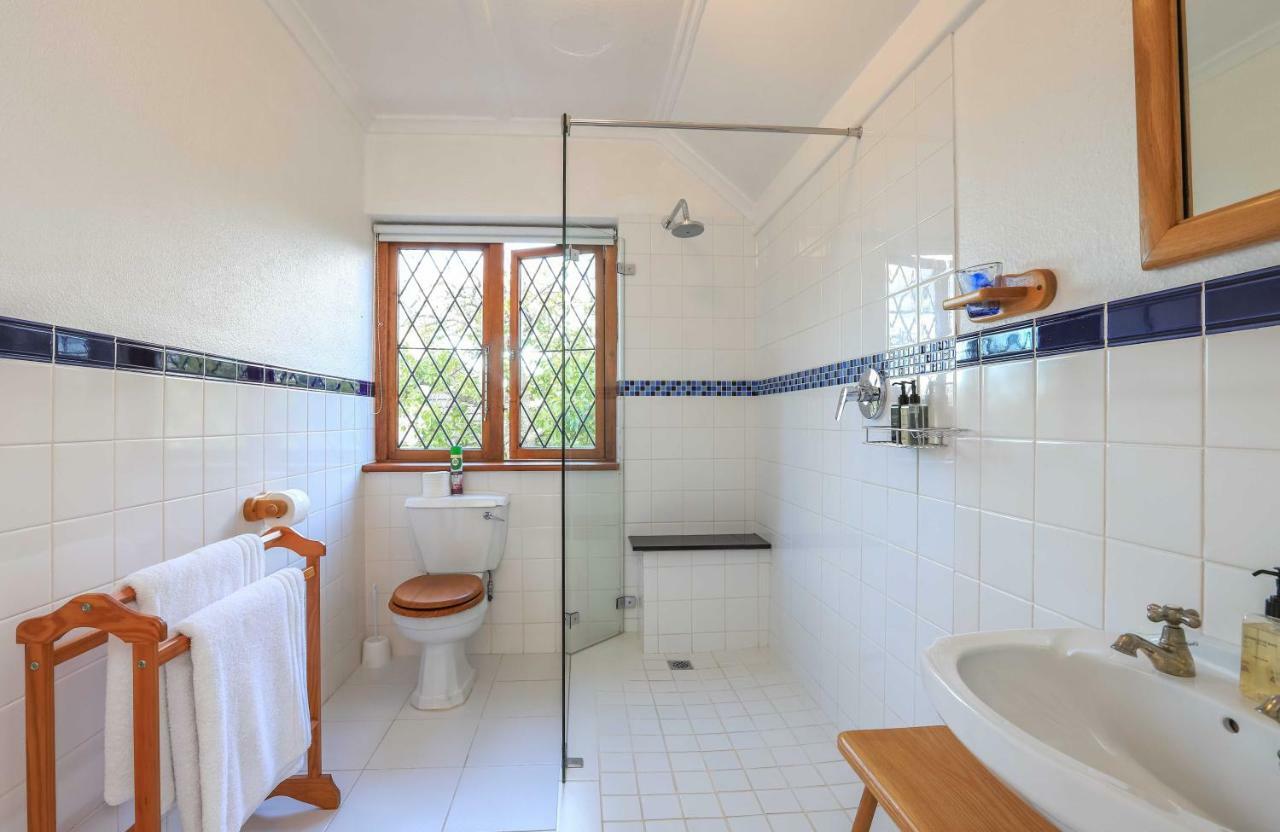 Knightsbury Guest House เคปทาวน์ ภายนอก รูปภาพ